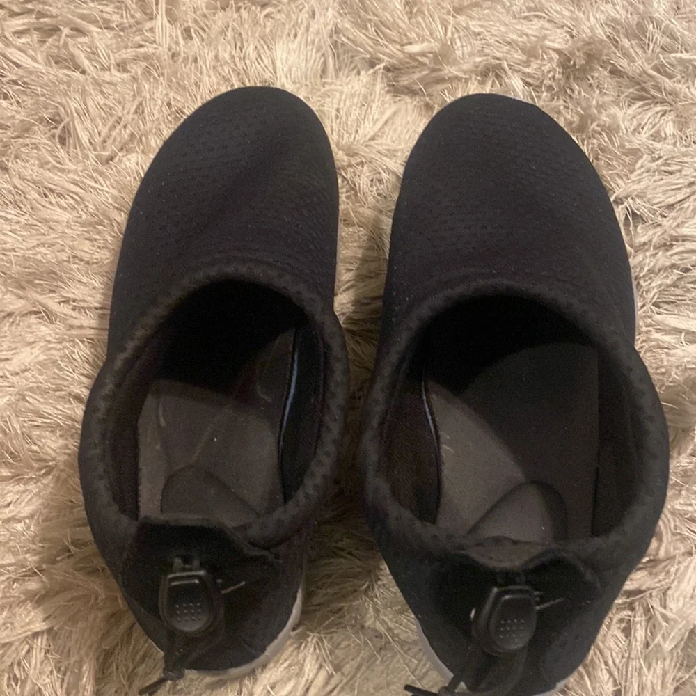 Nike shoes - Picture 3 of 4